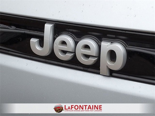 Used 2024 Jeep Grand Cherokee Limited image 9