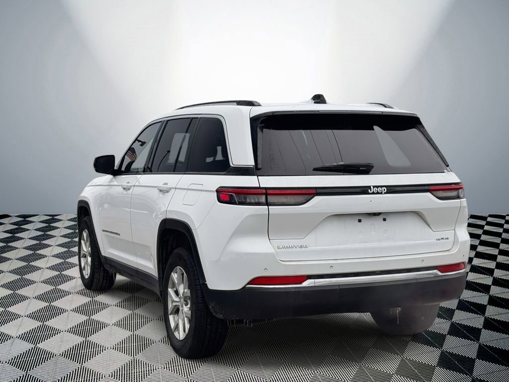Used 2024 Jeep Grand Cherokee Limited image 4