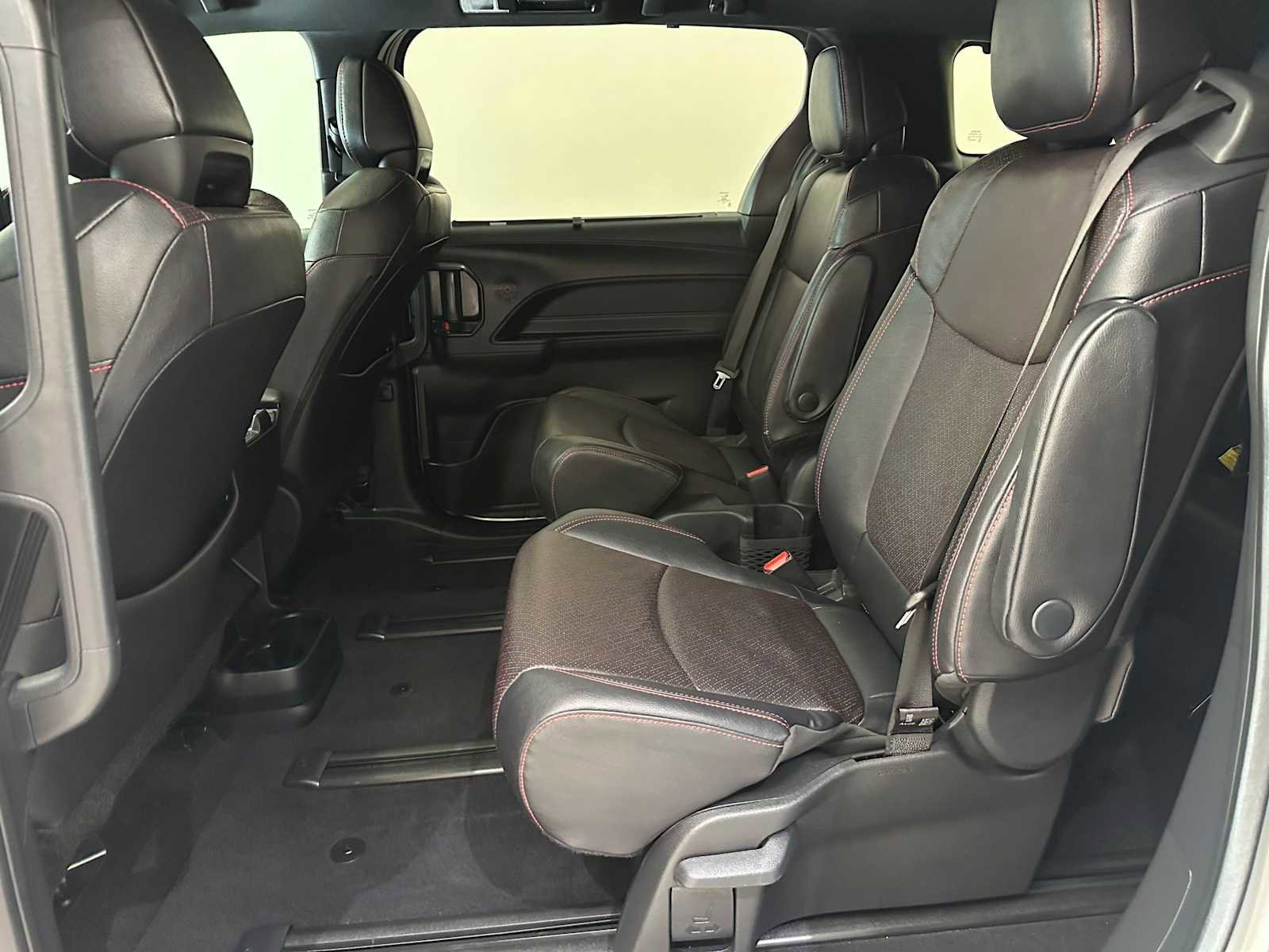 Used 2025 Toyota Sienna XSE w/ XSE Premium Package AWD/4WD image 24