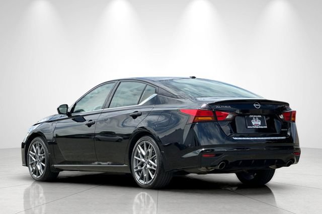 Used 2023 Nissan Altima 2.0 SR FWD image 6
