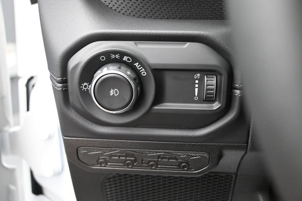 New 2027 Jeep Wrangler Unlimited Rubicon AWD/4WD image 29