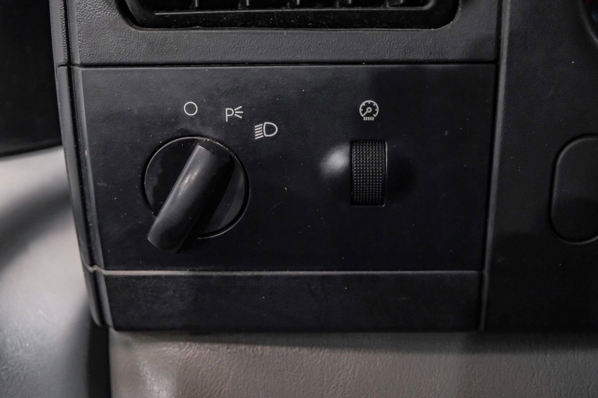 Used 2006 Ford F250 XL RWD image 19