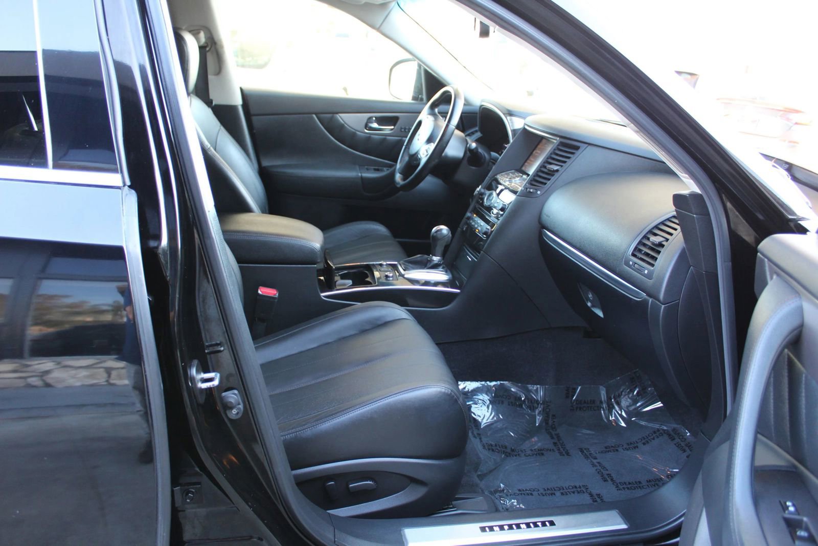 Used 2017 INFINITI QX70 3.7 w/ Premium Package image 10