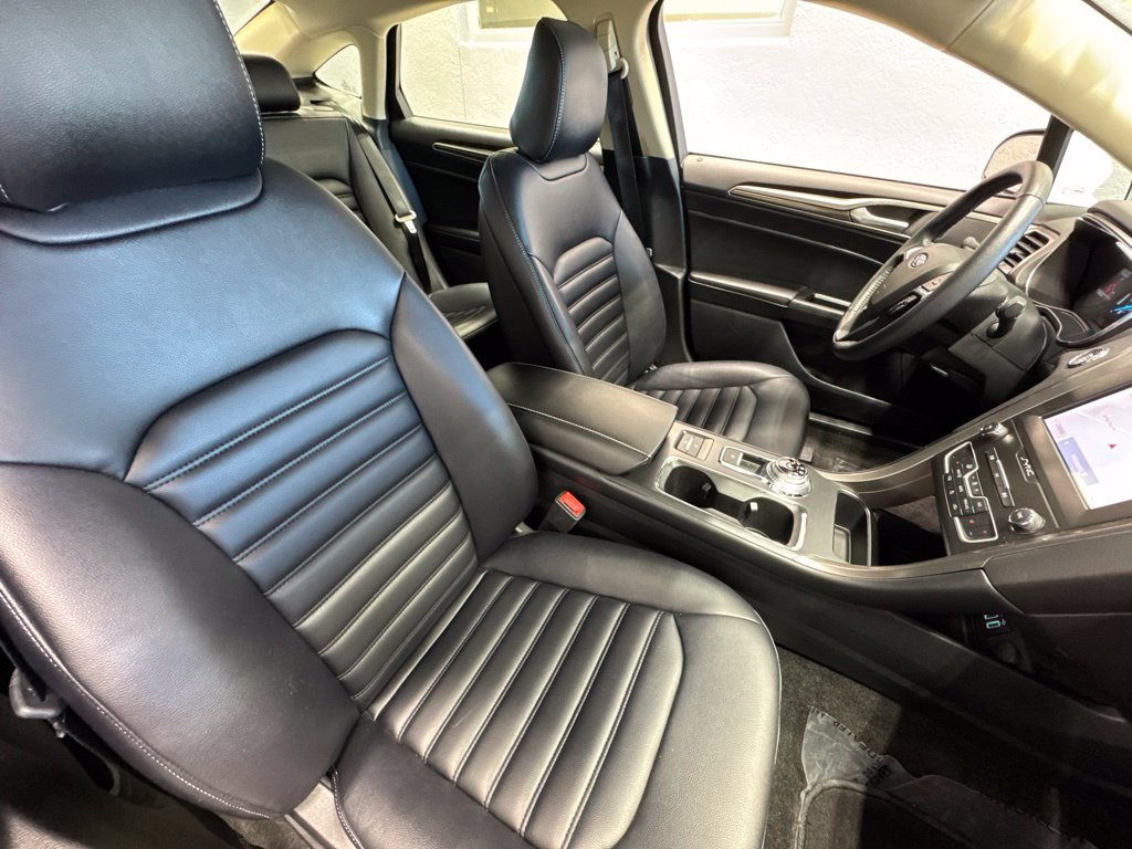 Used 2020 Ford Fusion SEL FWD image 27