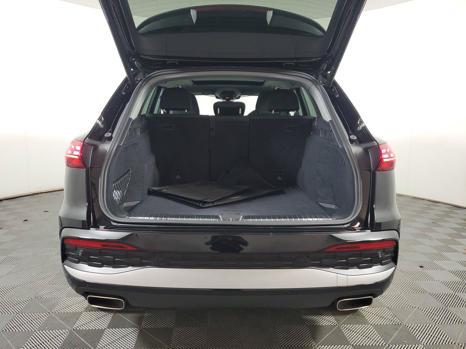 Certified 2025 Audi Q5 Premium w/ Premium Plus AWD/4WD image 9