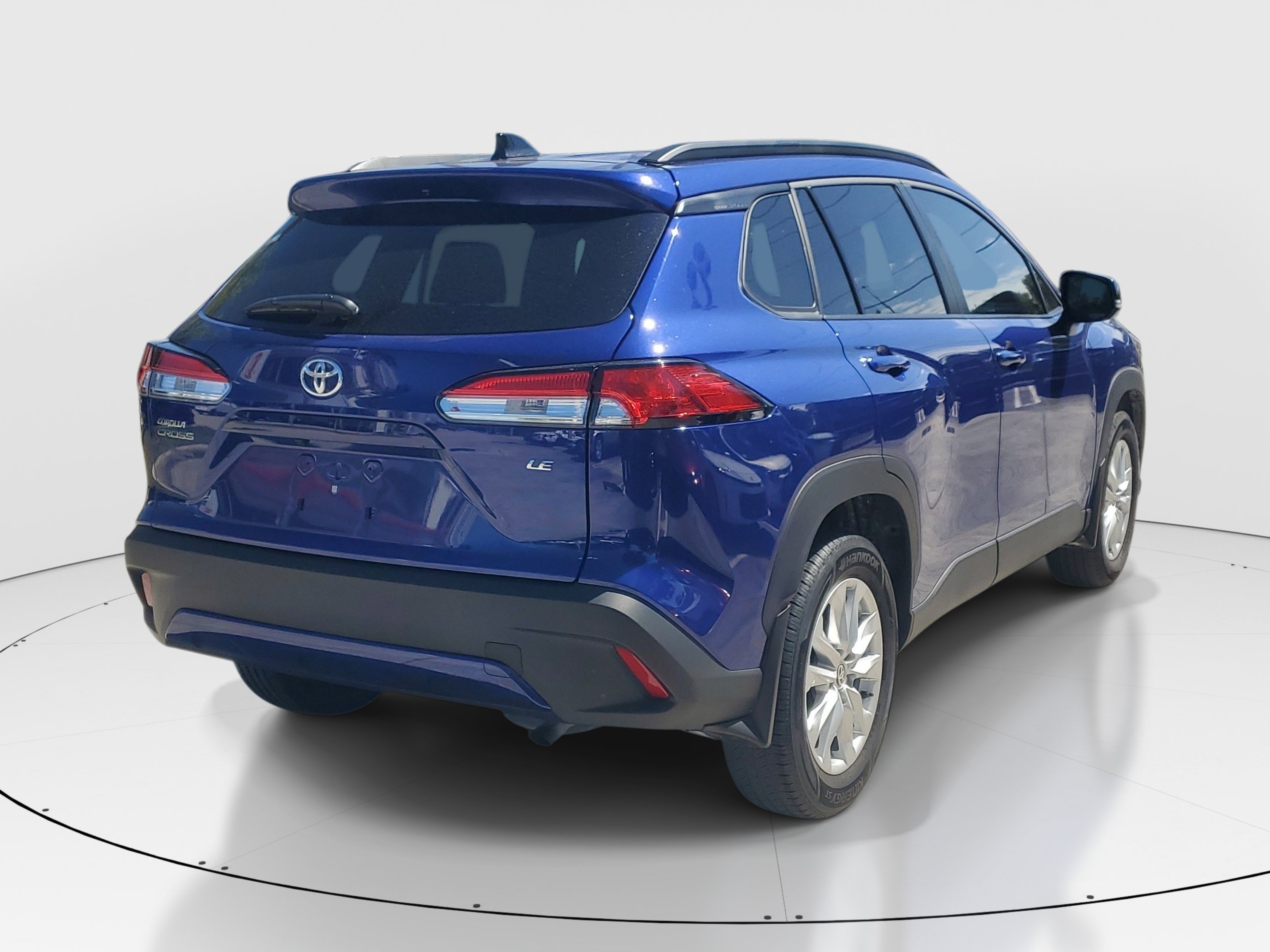 Certified 2025 Toyota Corolla Cross LE FWD image 3