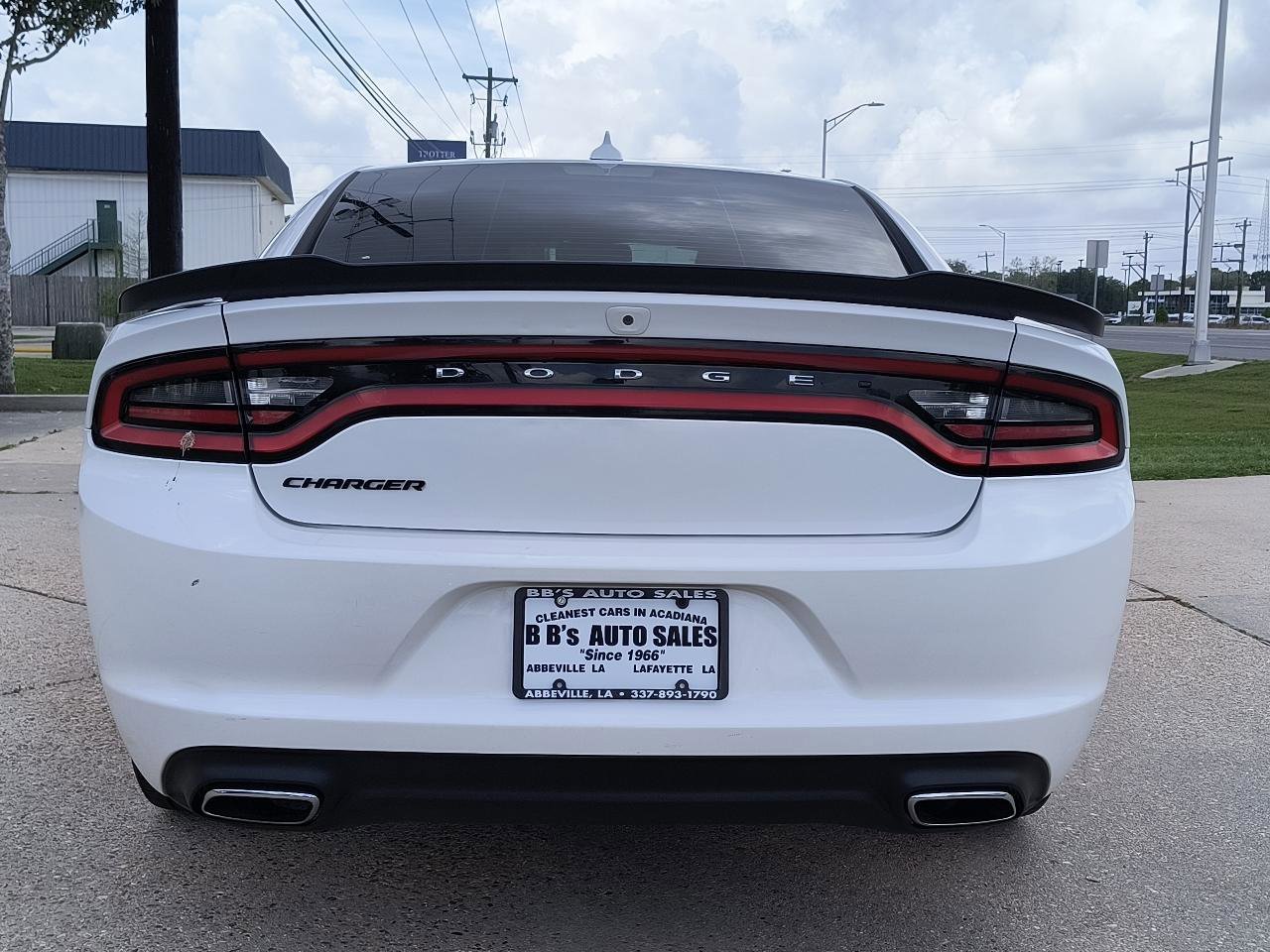 Used 2016 Dodge Charger SXT w/ Blacktop Package image 5