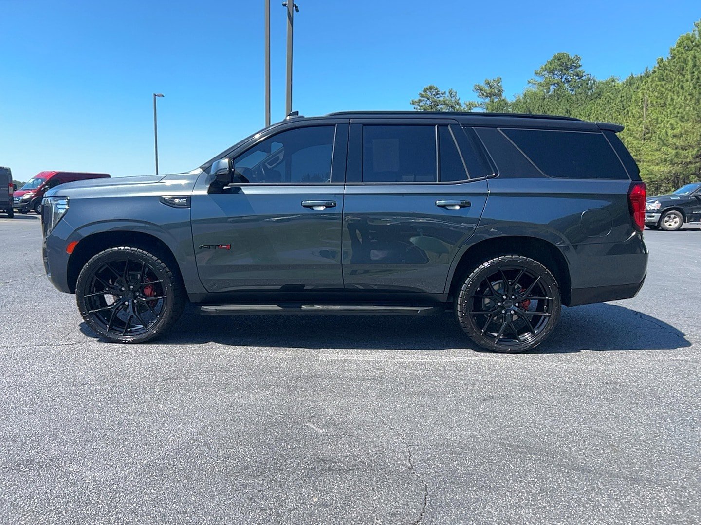 Used 2021 GMC Yukon AT4 w/ Rear Media and Nav Package AWD/4WD image 8