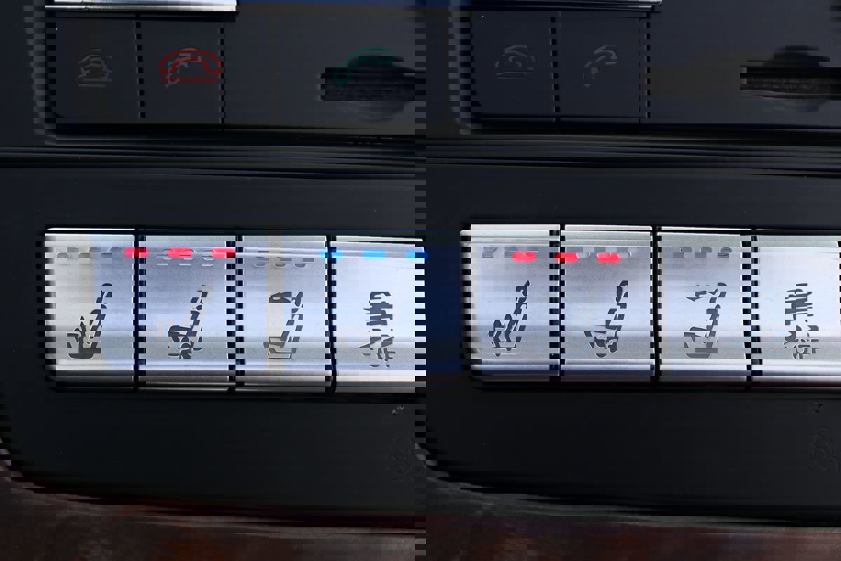 Used 2017 Mercedes-Benz SL 550 w/ Driver Assistance Package image 27