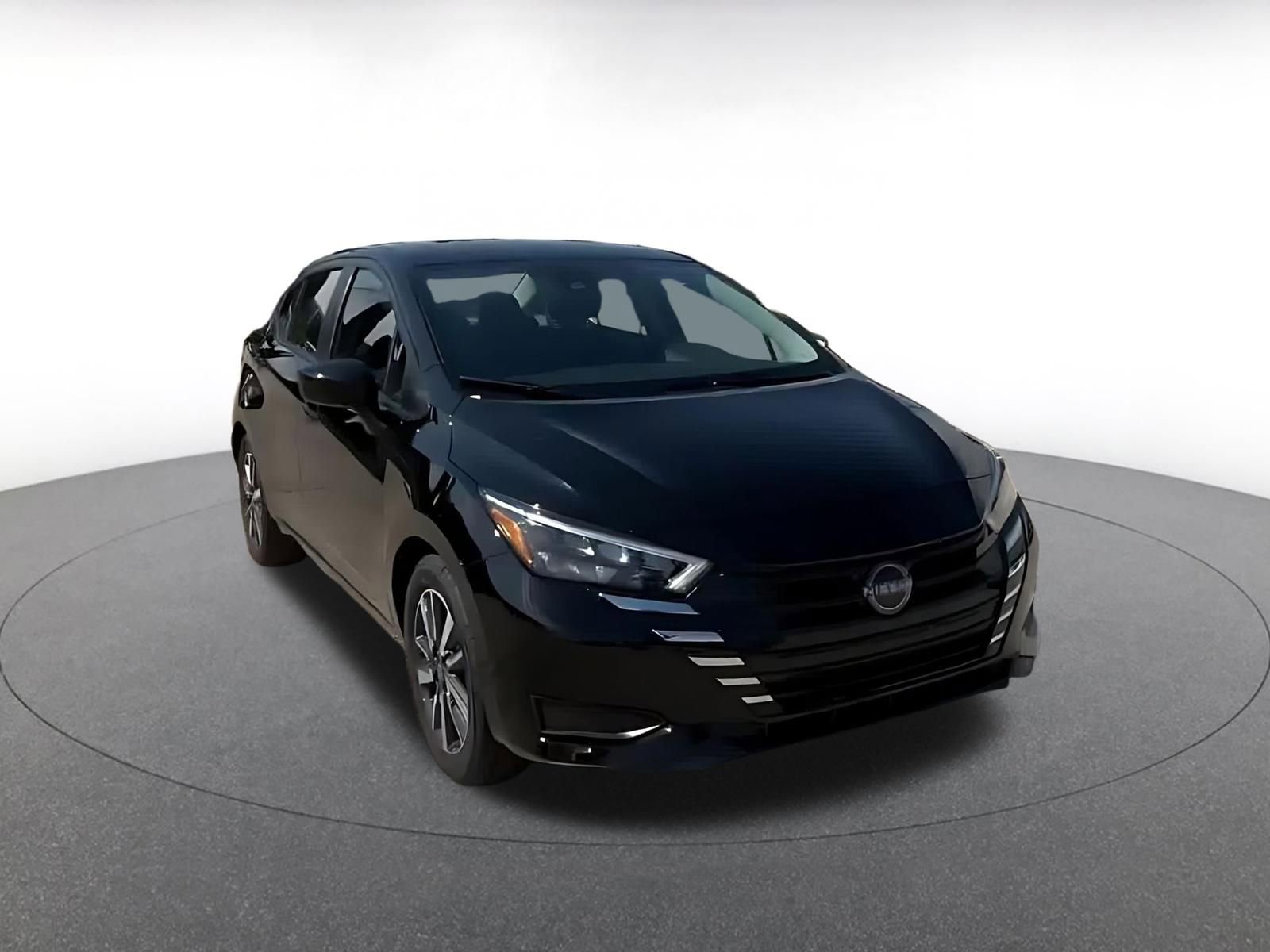 Used 2025 Nissan Versa SV FWD image 3