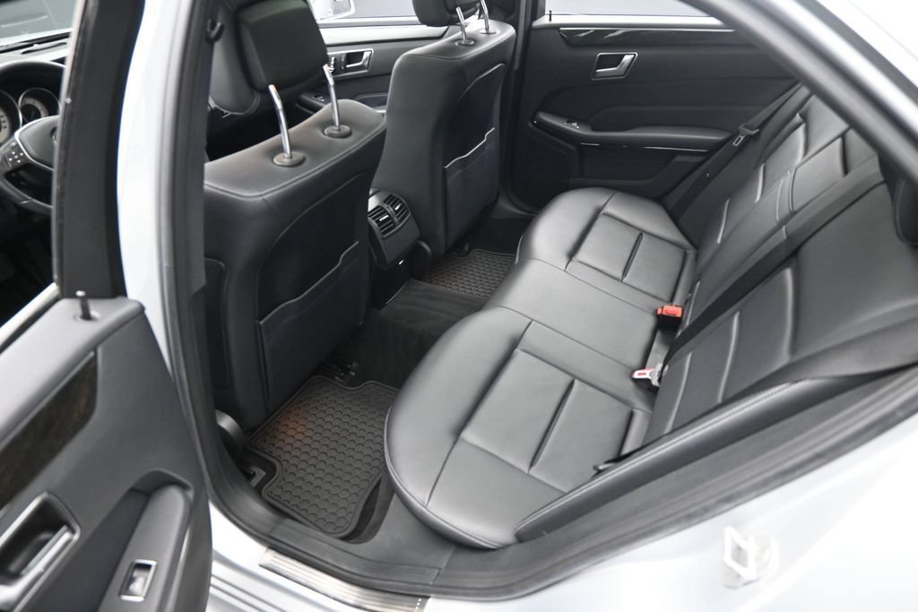 Used 2014 Mercedes-Benz E 250 BlueTEC Sedan image 15