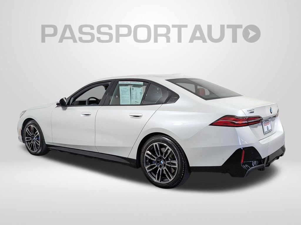 Used 2025 BMW 530i xDrive w/ M Sport Package video 3