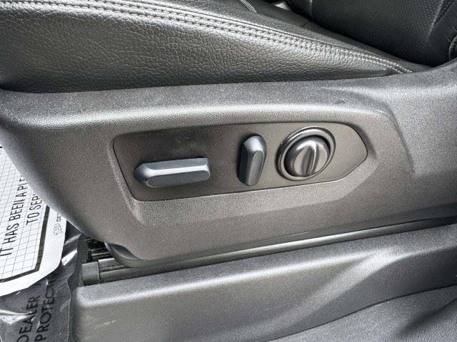Used 2022 GMC Sierra 3500 Denali AWD/4WD image 22