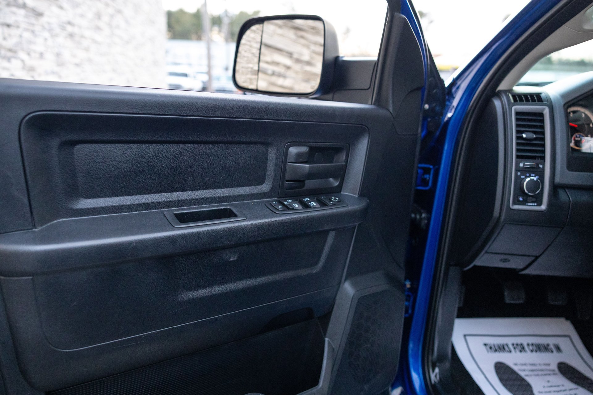 Used 2015 RAM 2500 Tradesman w/ Chrome Appearance Group image 33