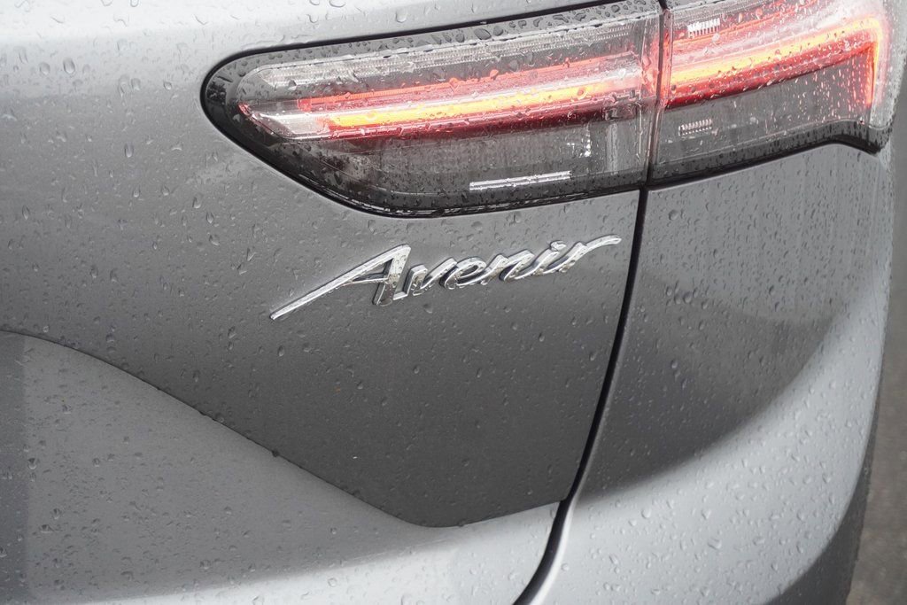 Used 2022 Buick Envision Avenir w/ Safety Package image 8