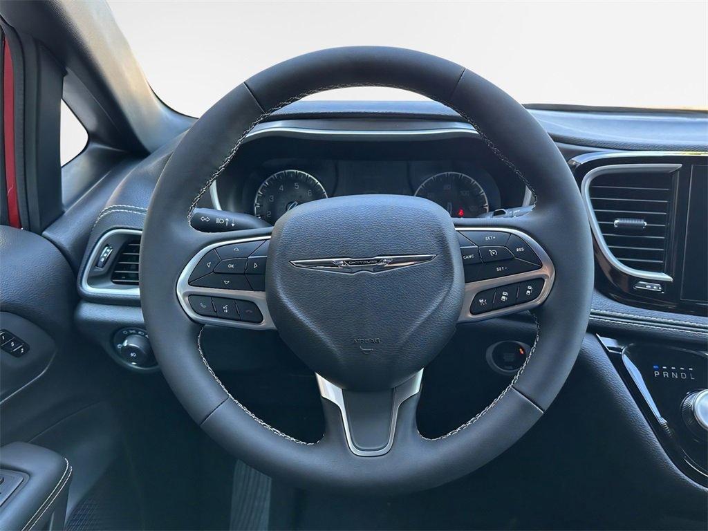 New 2026 Chrysler Pacifica Select image 8