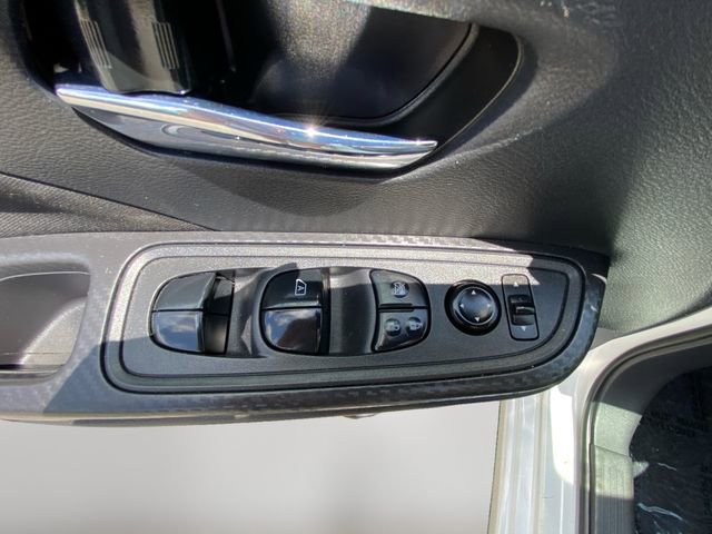 Used 2021 Nissan Versa SV image 17