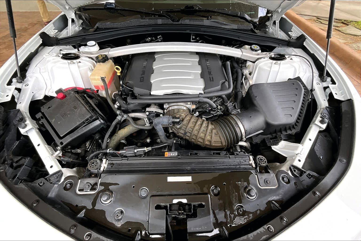 Used 2018 Chevrolet Camaro SS RWD image 30