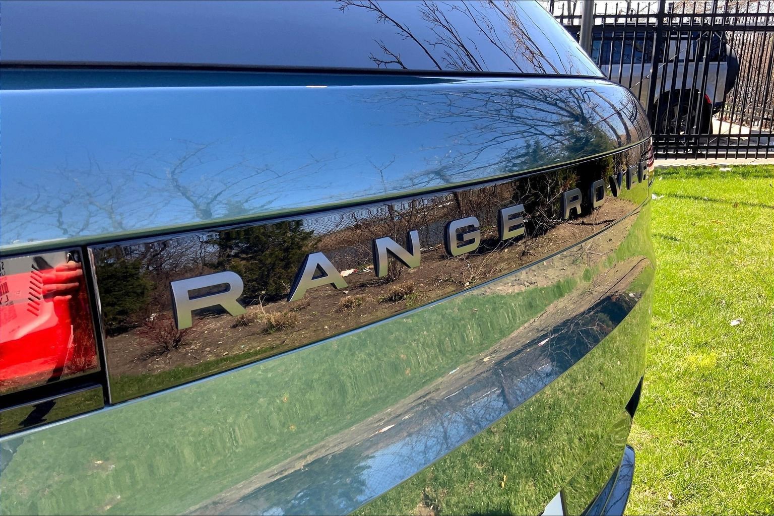 Used 2025 Land Rover Range Rover Sport Dynamic SE image 9