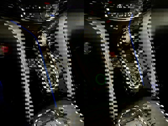 Certified 2025 Acura TLX w/ Technology Package image 18