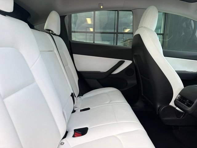 Used 2021 Tesla Model Y Long Range AWD/4WD image 15