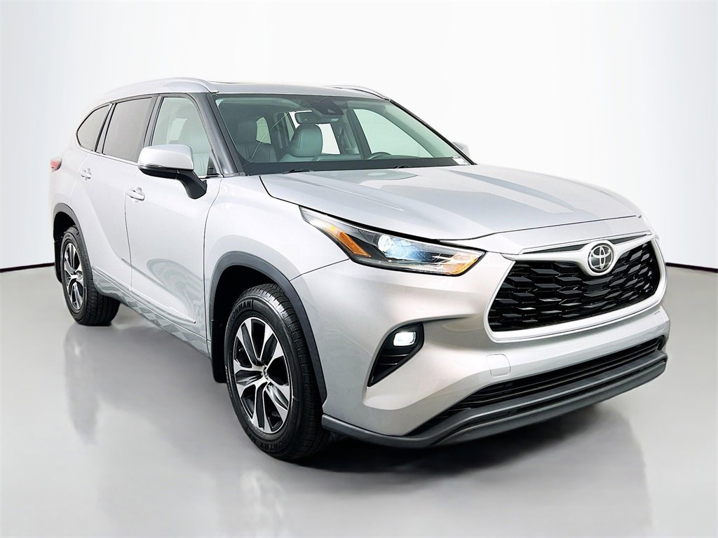 Used 2021 Toyota Highlander XLE image 8