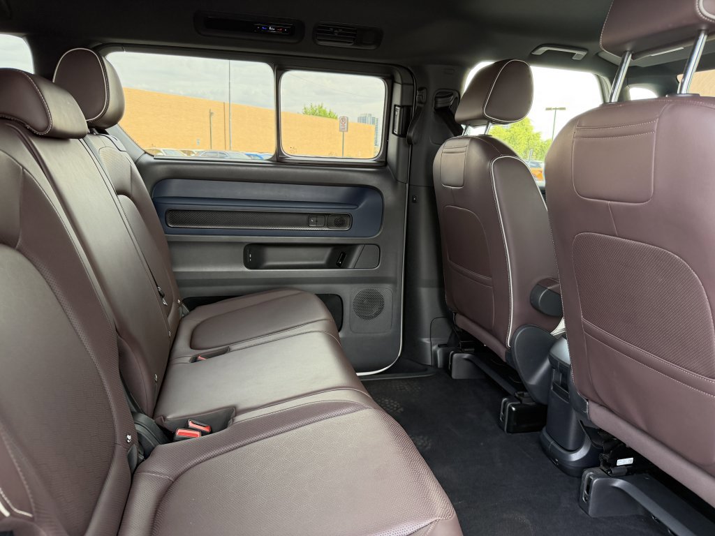 Used 2025 Volkswagen ID. Buzz Pro S RWD image 40
