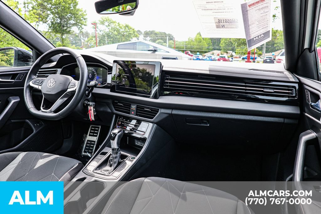 Used 2025 Volkswagen Jetta Sport FWD image 28