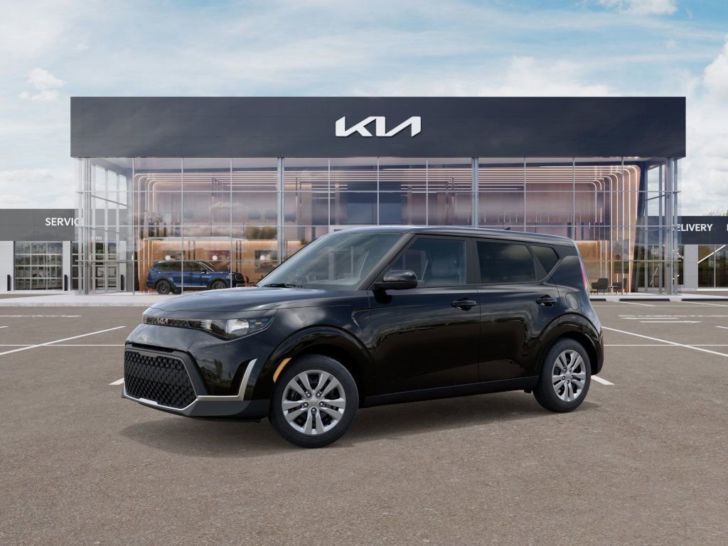 Used 2025 Kia Soul LX image 3