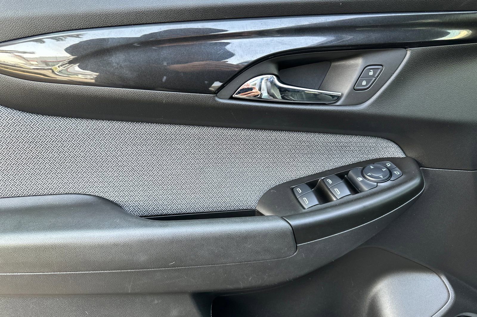 Certified 2024 Chevrolet TrailBlazer LT w/ Driver Confidence Package image 11