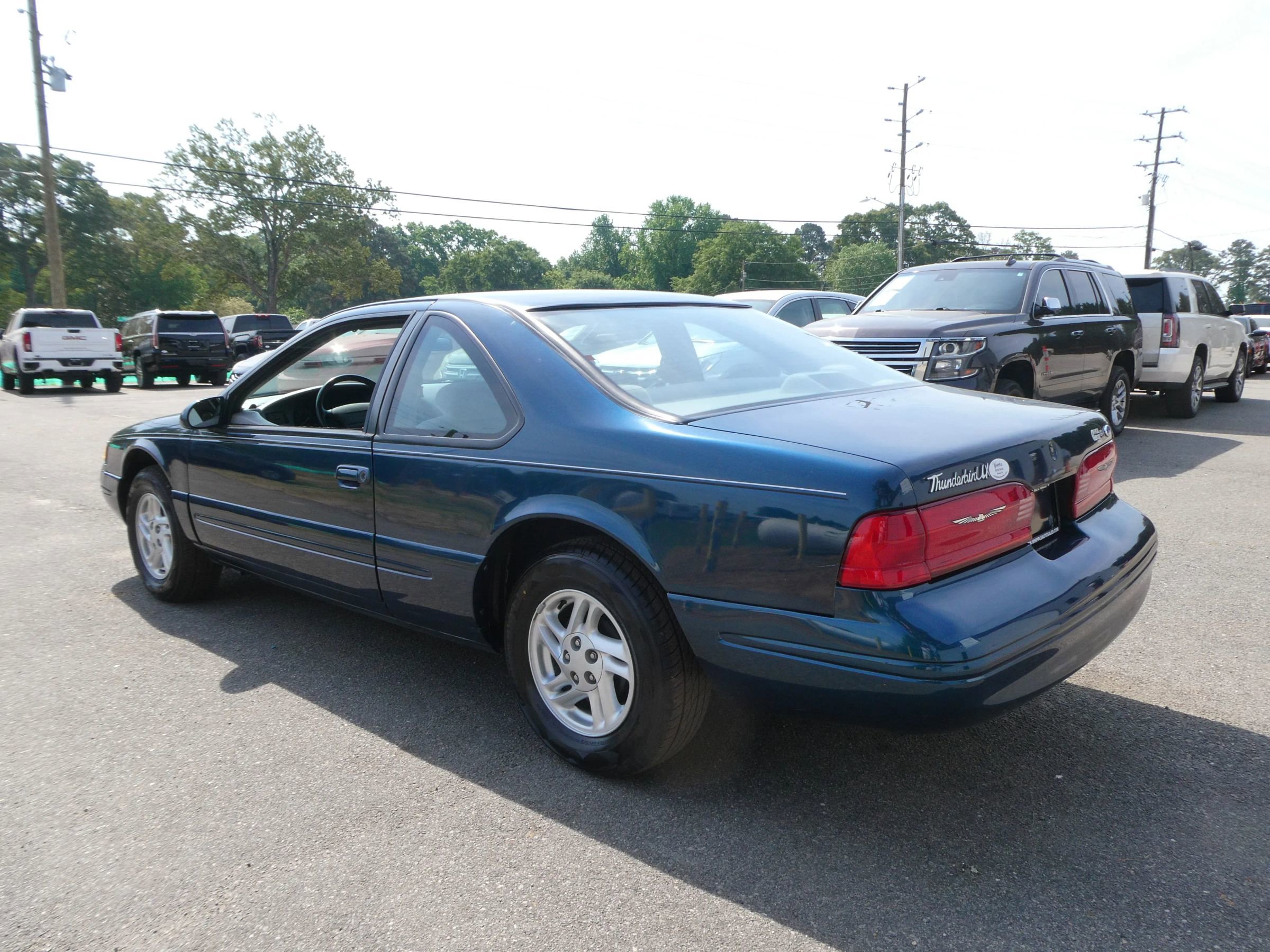 Used 1996 Ford Thunderbird LX RWD image 8