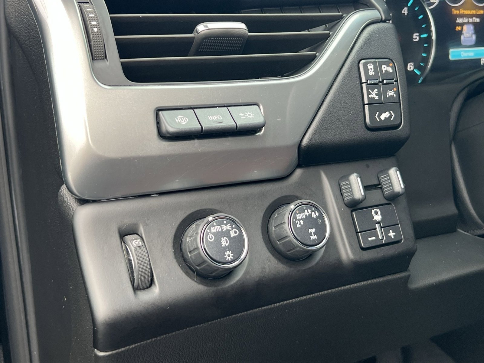 Used 2020 Chevrolet Tahoe Premier w/ Premier Plus Edition image 30