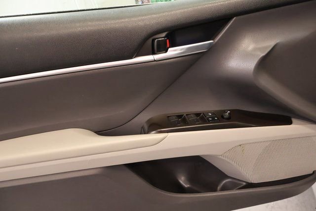 Used 2021 Toyota Camry LE image 10