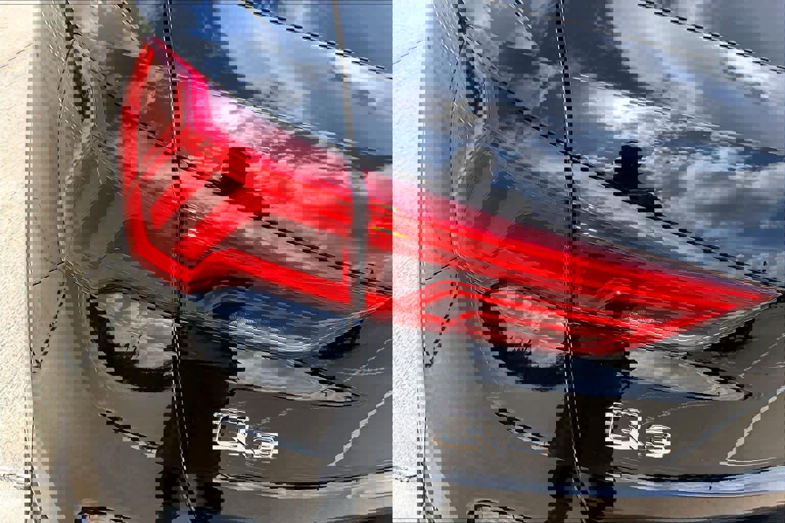 Used 2024 Audi Q3 2.0T Premium image 29