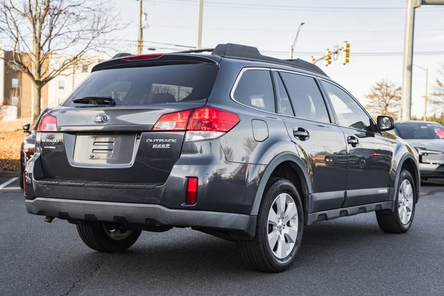 Used 2010 Subaru Outback 2.5i Premium image 4