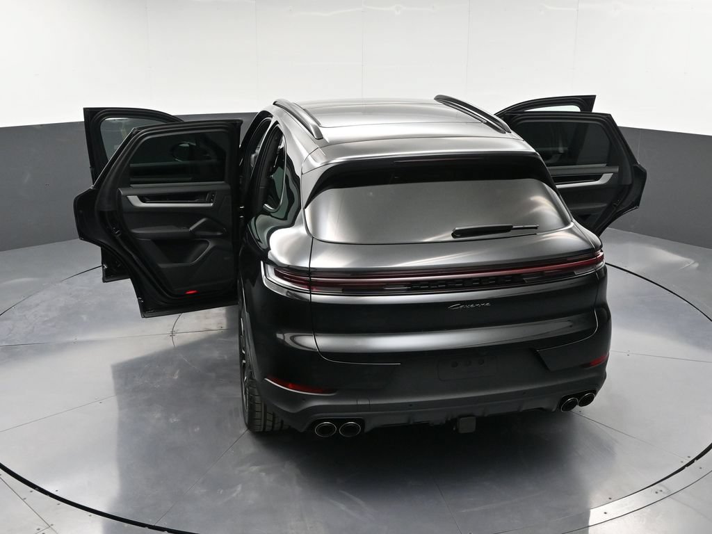 Certified 2026 Porsche Cayenne AWD/4WD image 34