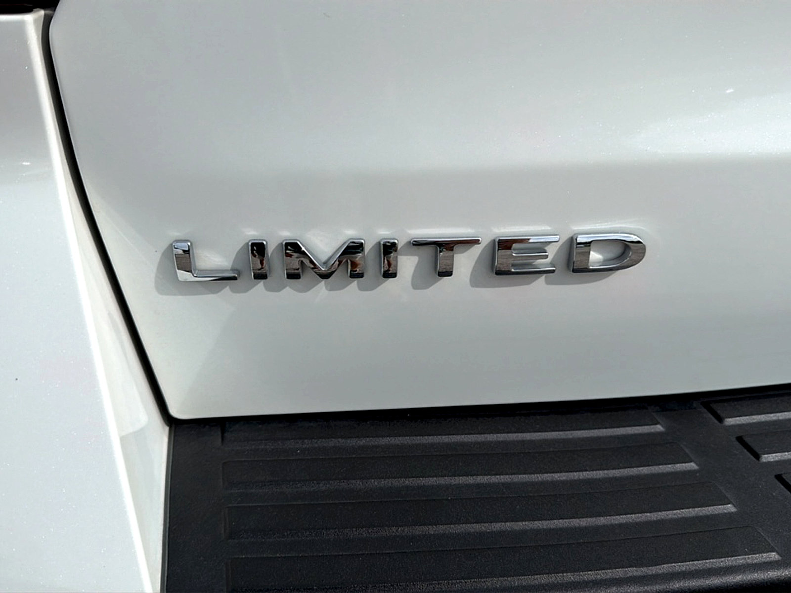 Used 2024 Ford Expedition Limited RWD image 5