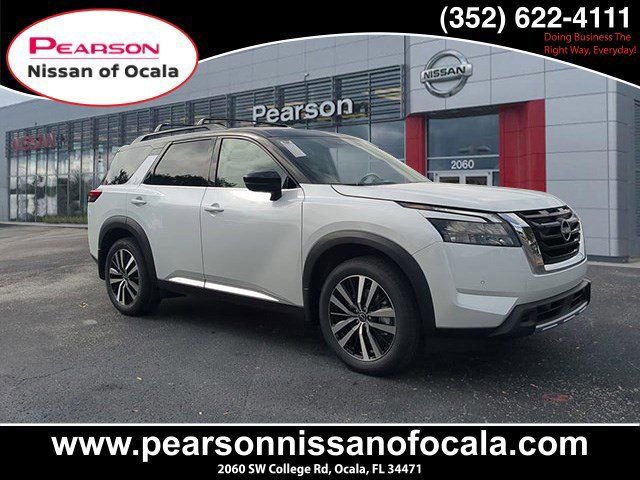 New 2025 Nissan Pathfinder Platinum w/ Cargo Package