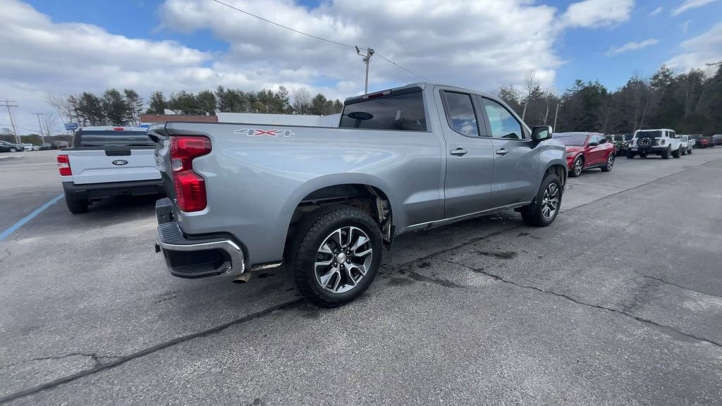 Used 2024 Chevrolet Silverado 1500 LT AWD/4WD image 19