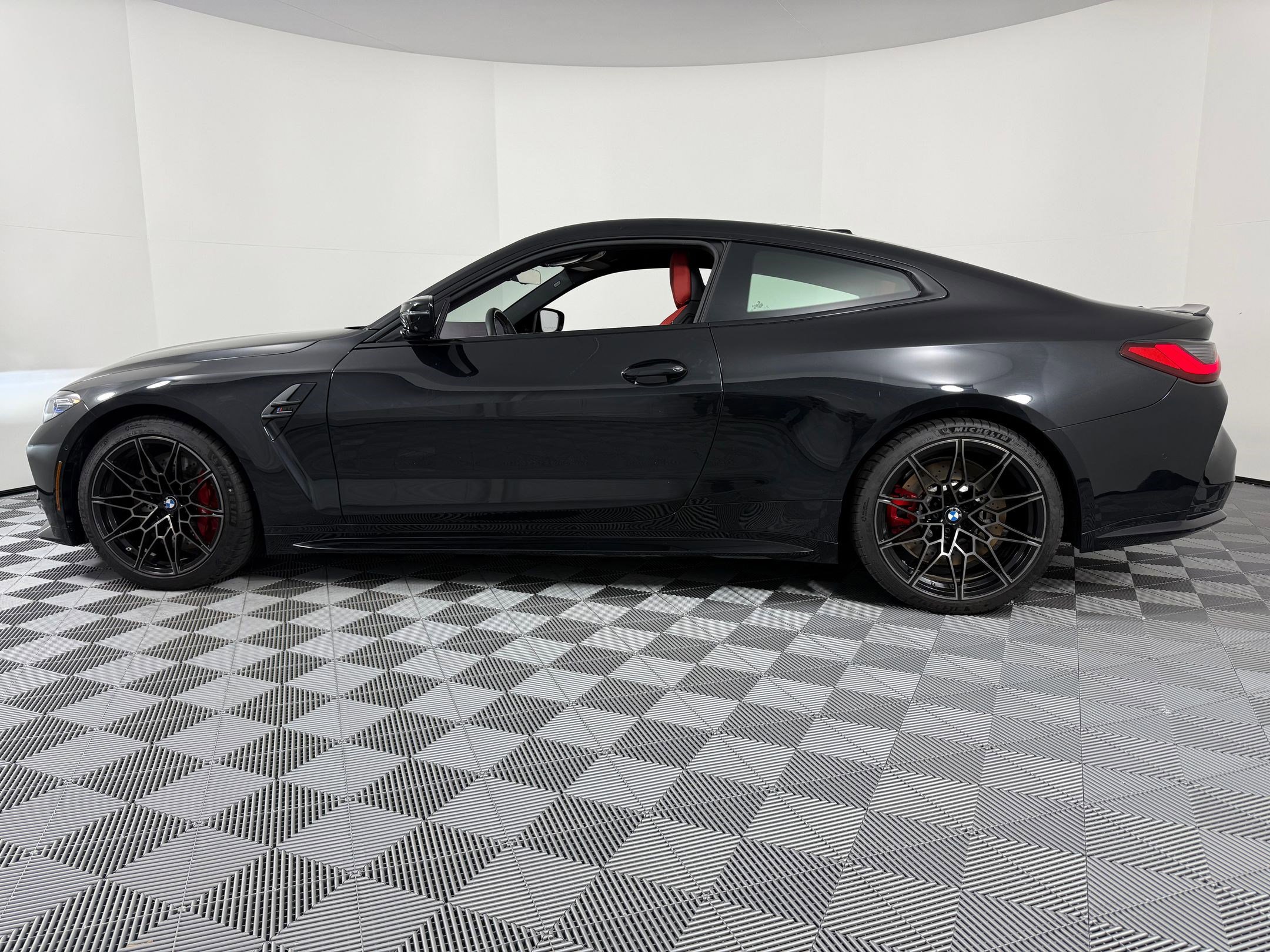 Used 2024 BMW M4 xDrive Competition image 2