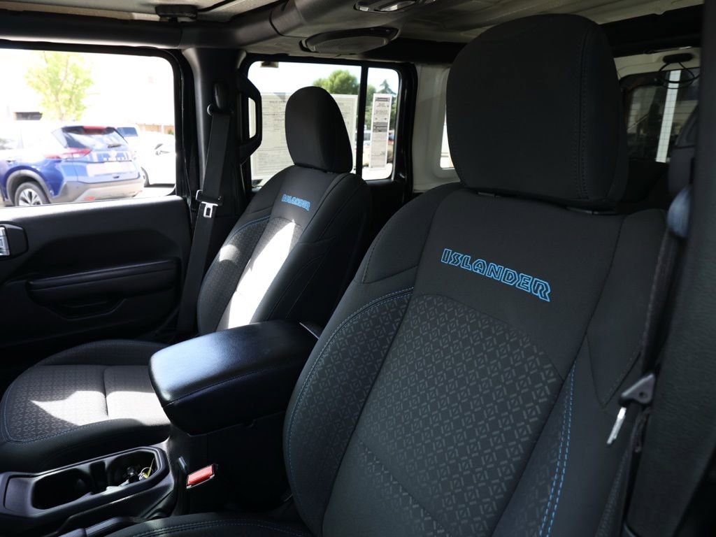 Used 2021 Jeep Wrangler Unlimited Islander image 14