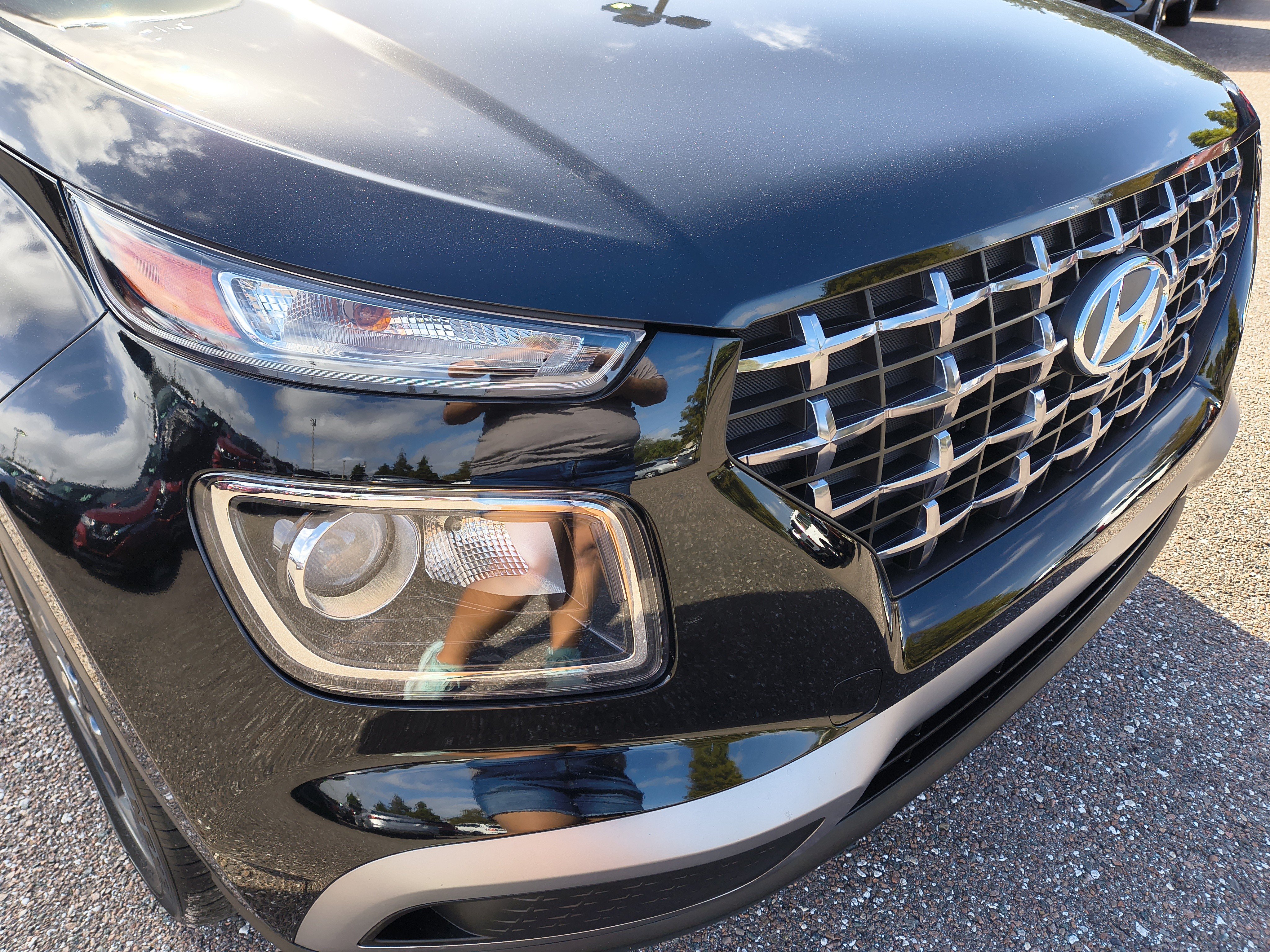 Used 2024 Hyundai Venue SEL FWD image 9