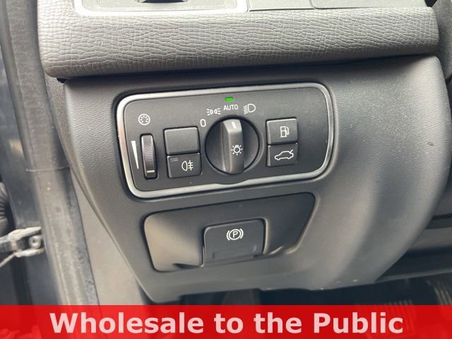Used 2015 Volvo XC60 T6 w/ Proximity Package AWD/4WD image 28