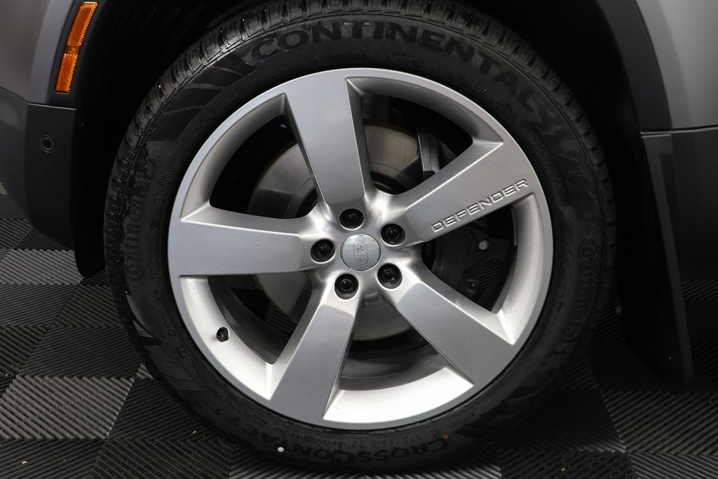 New 2024 Land Rover Defender 110 SE image 6