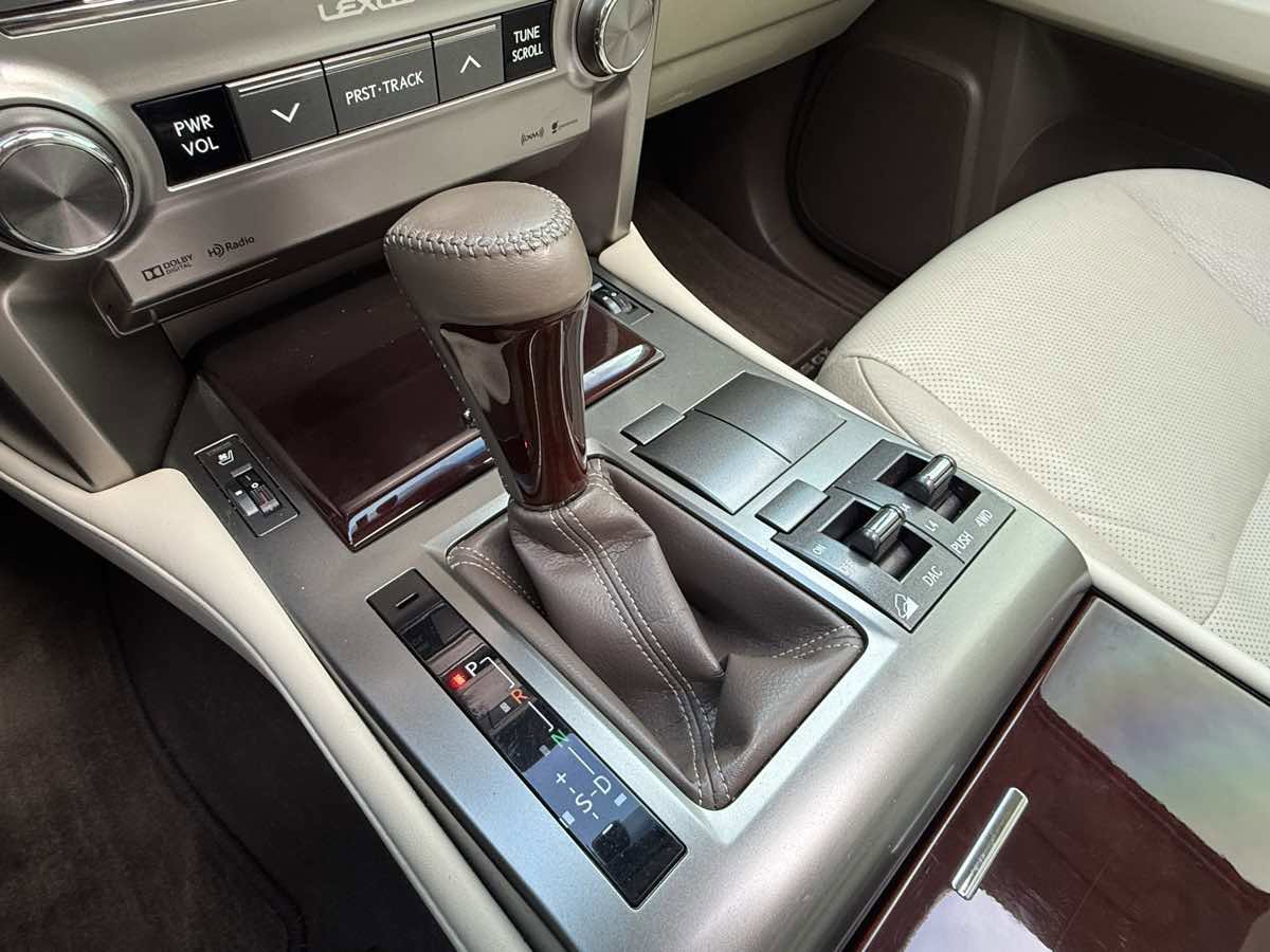 Used 2017 Lexus GX 460 image 24