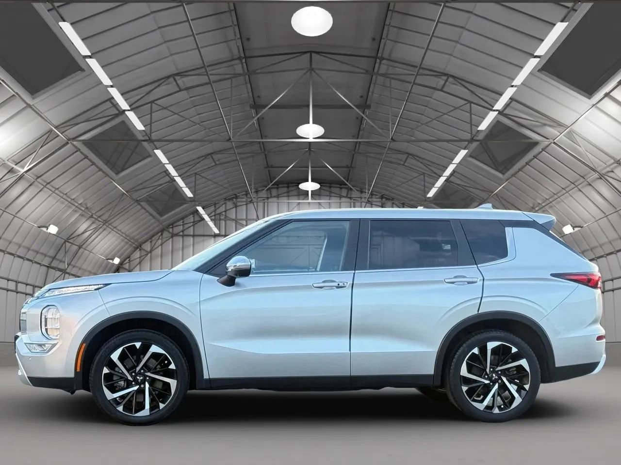 Used 2022 Mitsubishi Outlander SE FWD image 4