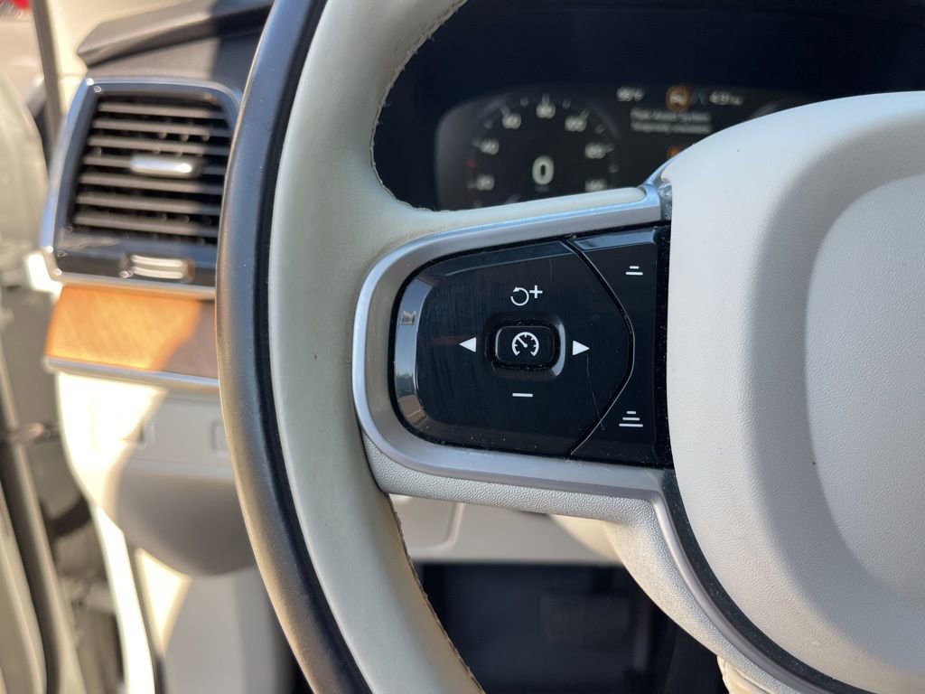 Used 2022 Volvo XC90 T6 Momentum w/ Advanced Package image 19