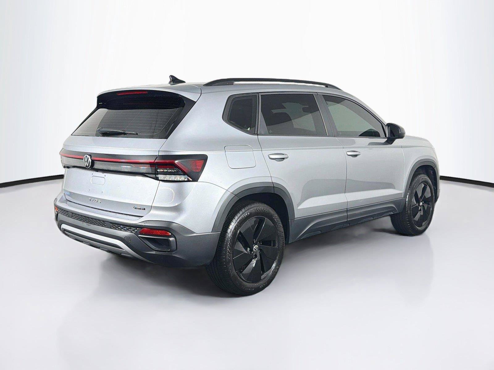 Used 2025 Volkswagen Taos S AWD/4WD image 11
