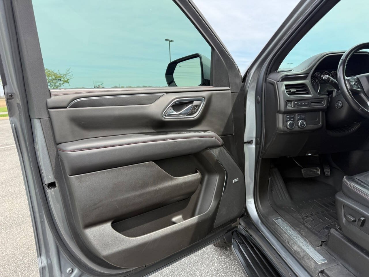 Used 2021 Chevrolet Suburban RST w/ Luxury Package AWD/4WD image 12