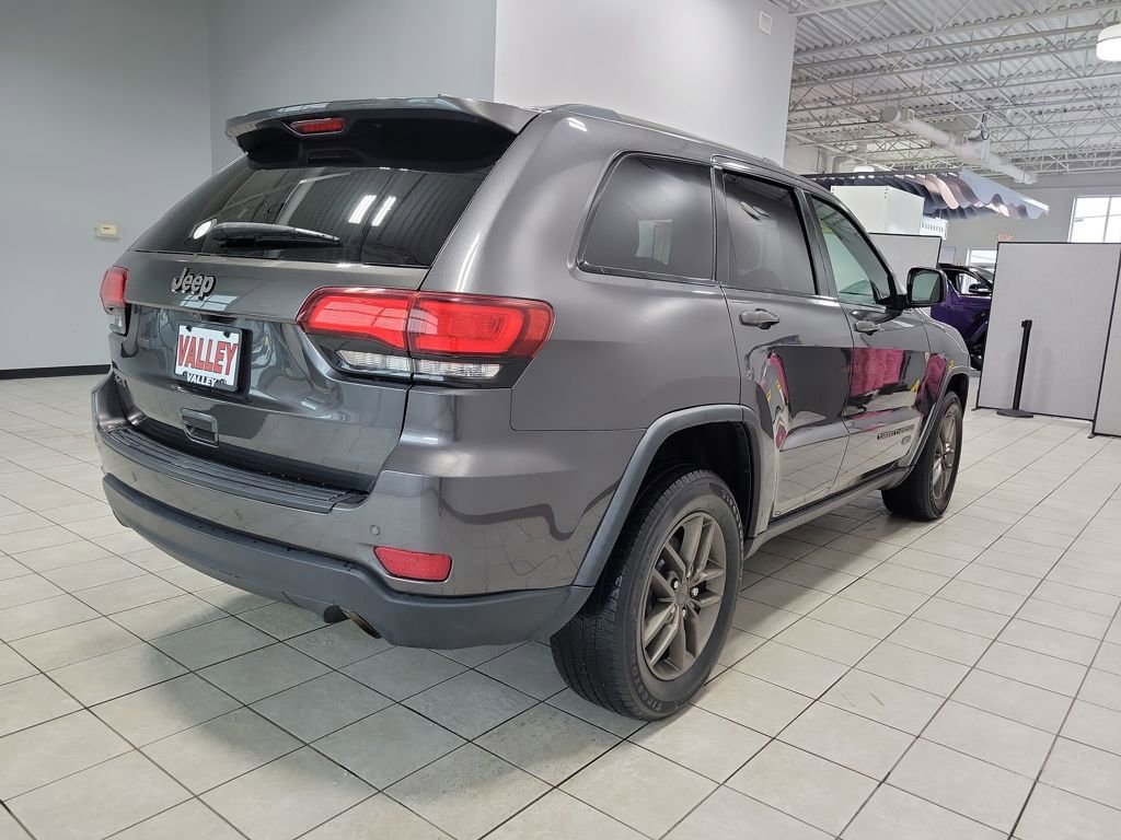Used 2016 Jeep Grand Cherokee Laredo 75th Anniversary image 7